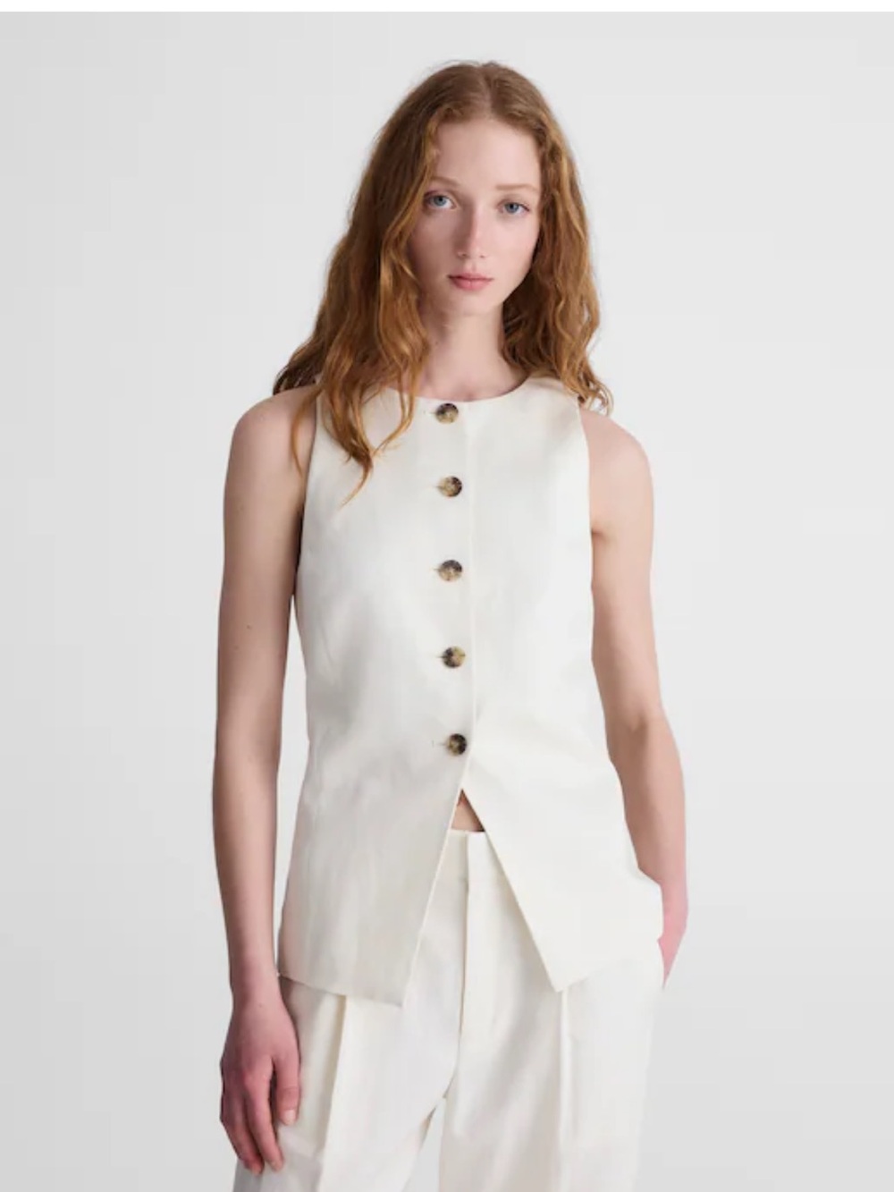 Madewell Crewneck Cutaway Vest in Drapey Twill - Vintage Ivory